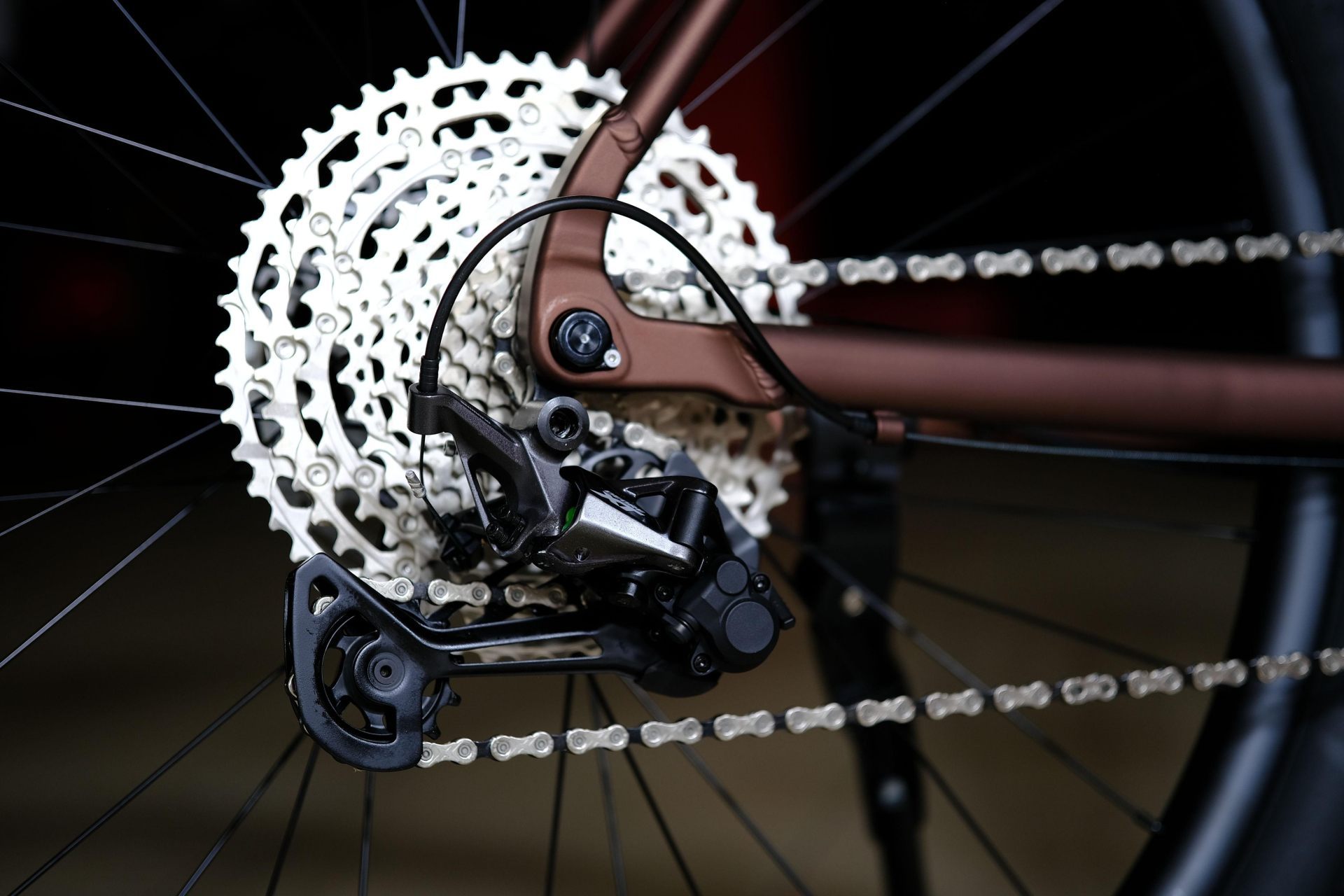 Задний переключатель Shimano Deore XT RD-M8100 HOKE 17 Way 29 HD матовый коричневый 23